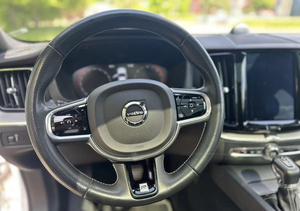 Volvo XC 60 cena 129900 przebieg: 173000, rok produkcji 2018 z Włoszczowa małe 781